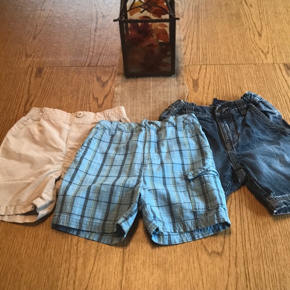 Bundle of 11 pairs boys shorts - Picture 6 of 6